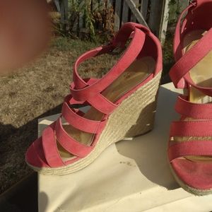 Wedgie saddles with comfie insole like new